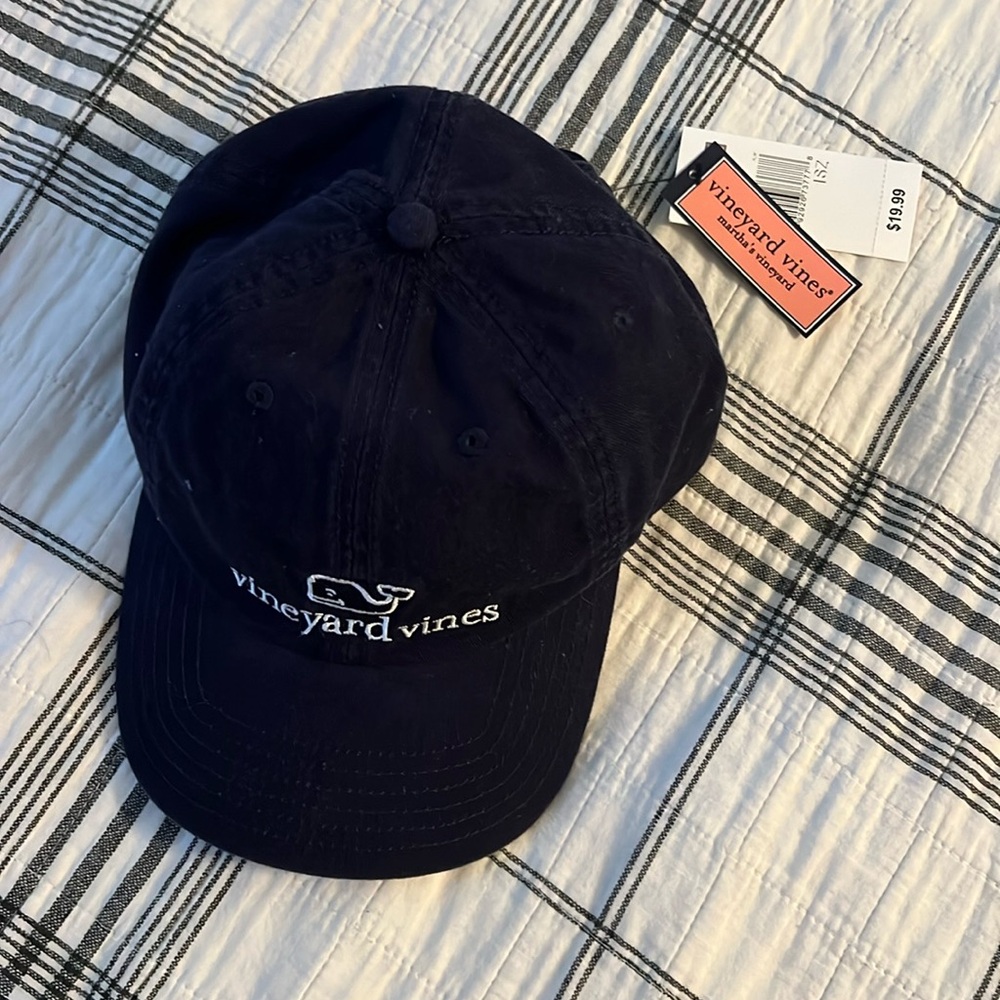 Navy blue vineyard vines, hat brand new